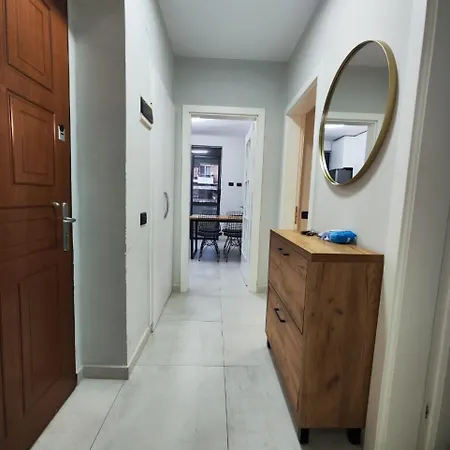 Illyrian Downtown تيرانا