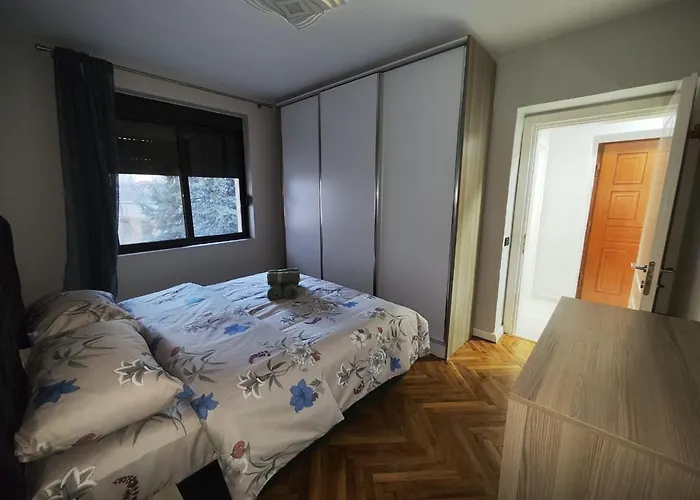 Illyrian Downtown * 티라나